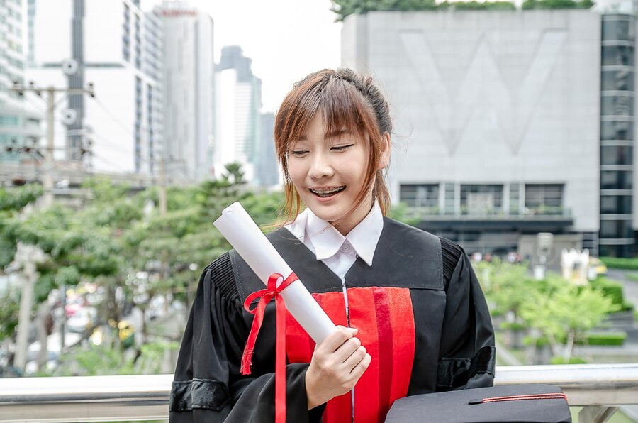 Japan's University Enrollment Crisis: A Harbinger of Challenges for the US Higher Education System