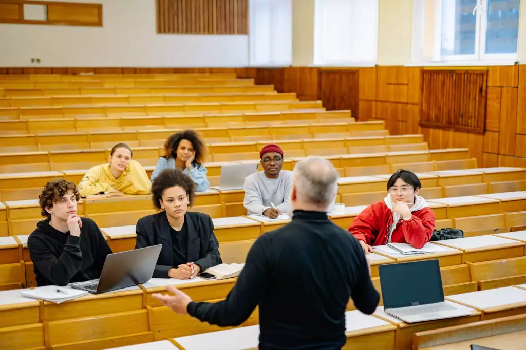 The Demise of Traditional Lectures: A New Era in Course Design