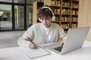 How to Conduct Effective Research and Pick Out Reliable Sources