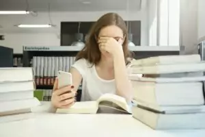 Why Do College Students Constantly Feel Unmotivated? Reddit Weighs in with Advice