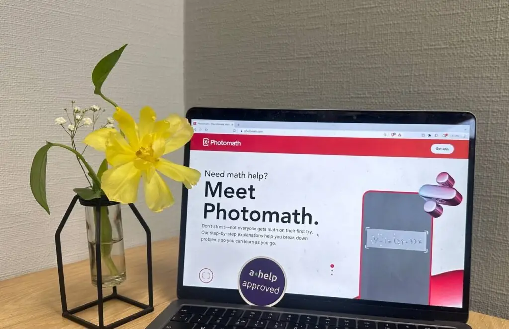 Photo of the homepage at Photomath