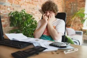 Not Just the US - British Students Are Also Drowning in Debt